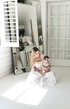 motherhood photographer Miami Maternity and newborn Photographer